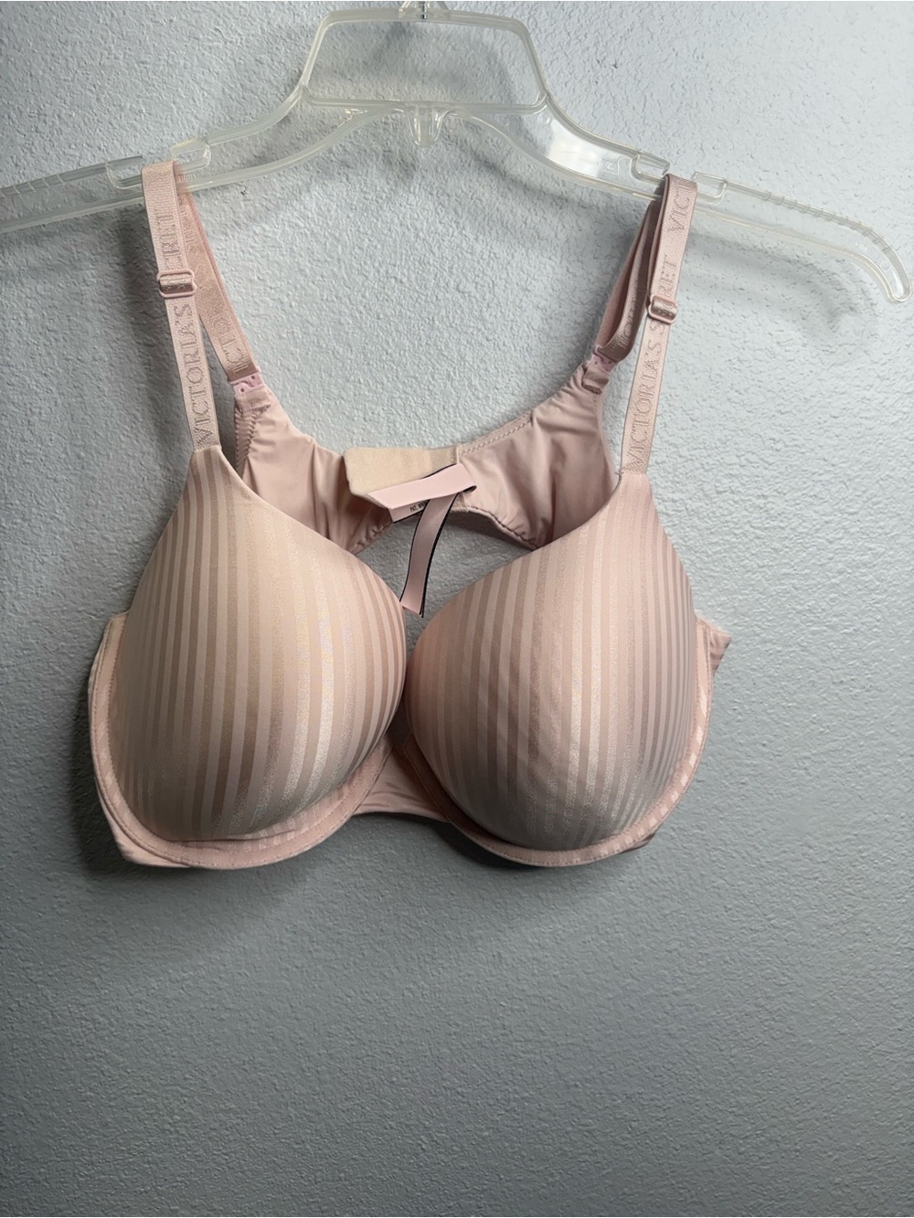 Victoria’s Secret Size 40C T-Shirt Push Up Full Coverage Pink Bra